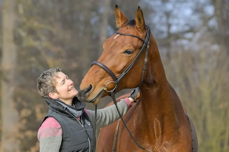 Daniela-Wais-Pferdegerecht-Reitunterricht-Pferdetraining-Pferdeausbildung-Beritt-klassische-Reitlehre-Neckartailfingen-Esslingen-Stuttgart